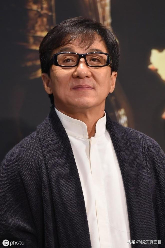 Thành Long giàu có ảnh 1 Mua 8 gian nhà ở Bắc Kinh, Thành Long lãi gấp 24 lần - 3