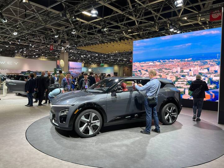 4 mẫu xe điện VinFast hút khách tại Paris Motor Show 2022 - 5