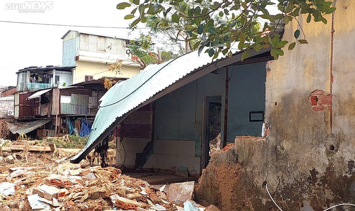 ‘Rốn lũ’ Hòa Vang ngổn ngang sau mưa ngập lịch sử ở Đà Nẵng - 2