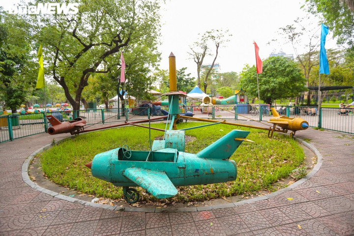 Vào công viên Thống Nhất, cháu tôi đòi về, nói 'không bằng khu vui chơi ở tỉnh' - 1