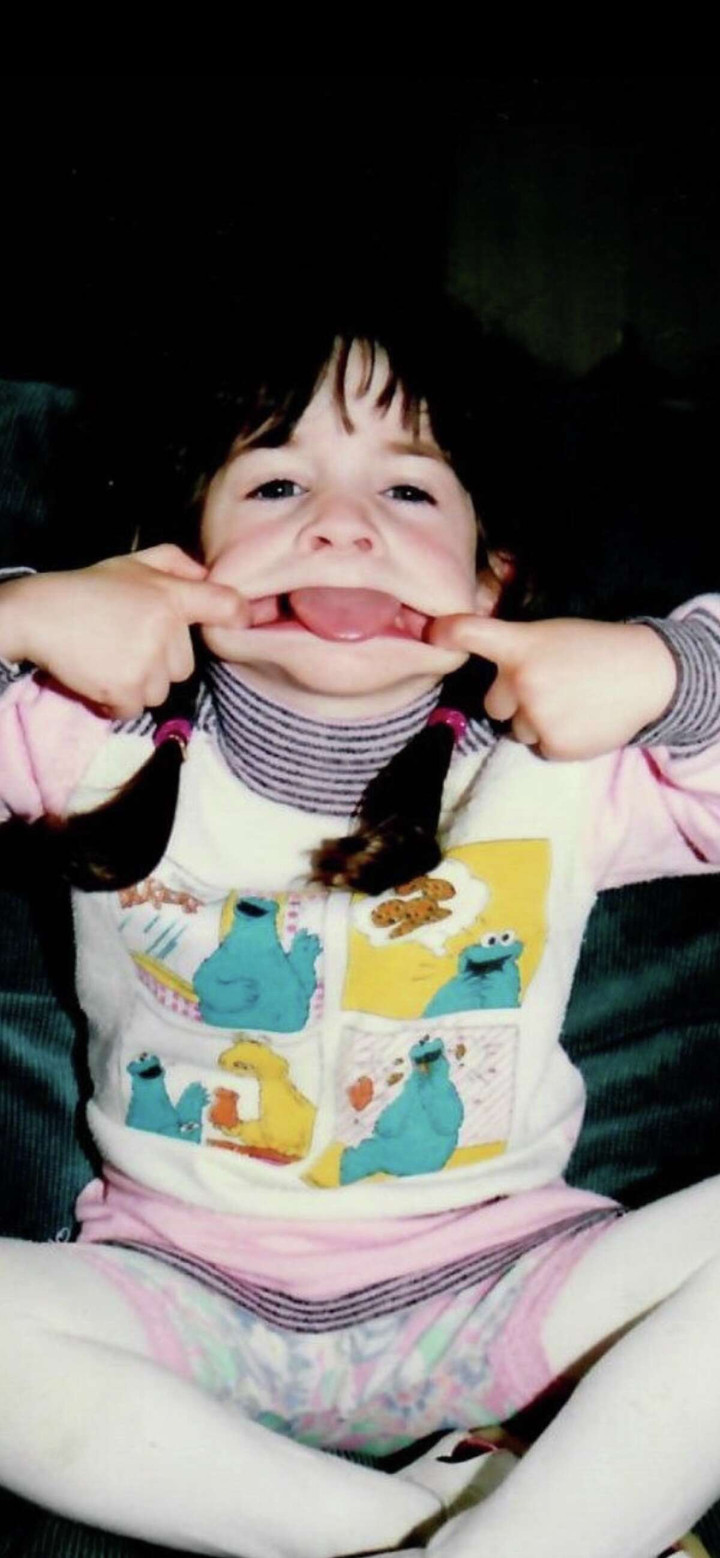 Kinh ngạc trước khả năng của người phụ nữ có cái miệng rộng nhất thế giới - 2