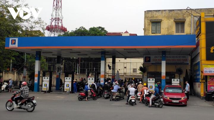 Vẫn có cửa hàng xăng dầu ở Hà Nội phải nghỉ chờ nhập hàng - 10