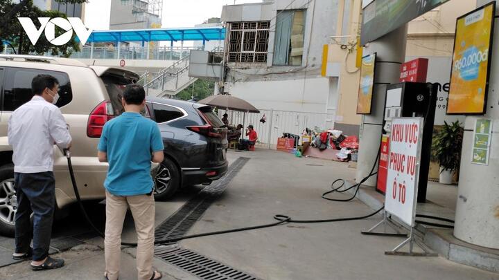 Vẫn có cửa hàng xăng dầu ở Hà Nội phải nghỉ chờ nhập hàng - 3