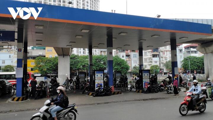Vẫn có cửa hàng xăng dầu ở Hà Nội phải nghỉ chờ nhập hàng - 5