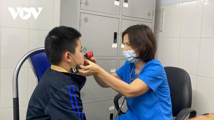 Nhận biết và phòng tránh bệnh mùa lạnh cho trẻ em - 1