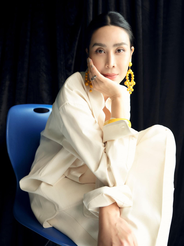 Sao Việt 21/10: Lệ Quyên cười hết cỡ khi được Lâm Bảo Châu vác trên vai - 7