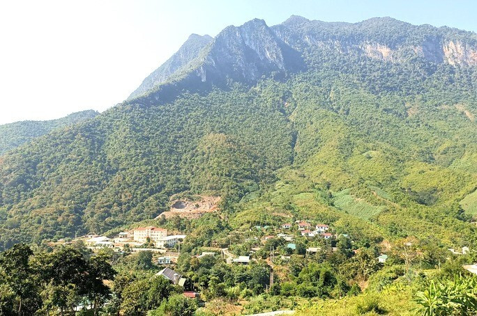 Bắt một cán bộ 'xà xẻo' tiền hỗ trợ tiền điện của người nghèo - 1