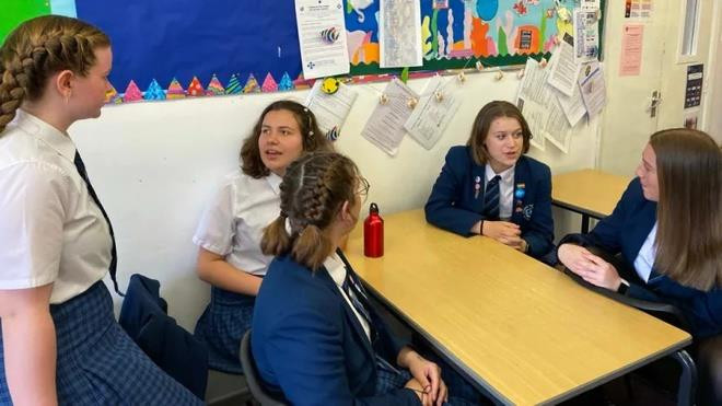 'Giáo viên thường cho điểm học sinh nữ cao hơn học sinh nam' - 2