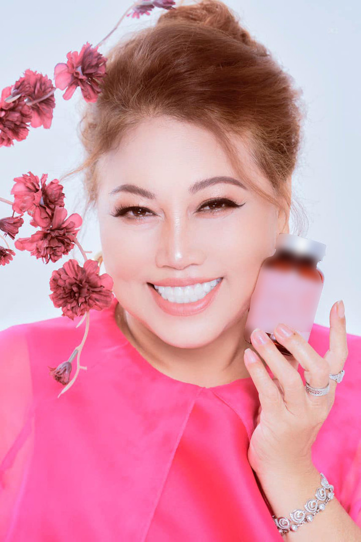 Sao Việt 22/10: Siu Black trẻ đẹp bất ngờ ở tuổi 55 - 1