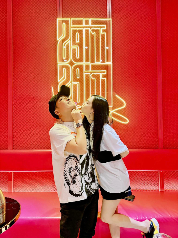 Sao Việt 22/10: Siu Black trẻ đẹp bất ngờ ở tuổi 55 - 7