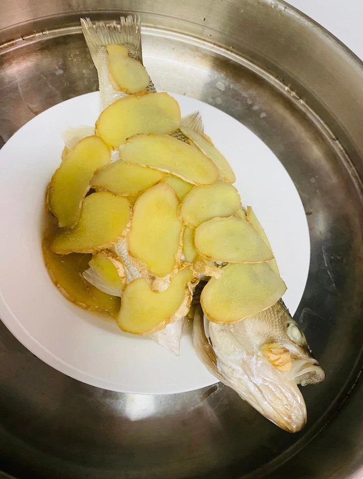 Toát mồ hôi trước thành quả nấu nướng của người như thể 'có thù với bếp núc' - 10