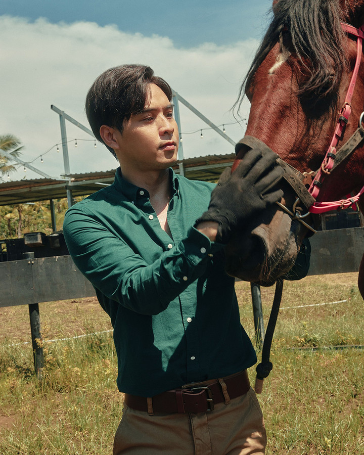Hồ Quang Hiếu học cưỡi ngựa để cân bằng cuộc sống - 1