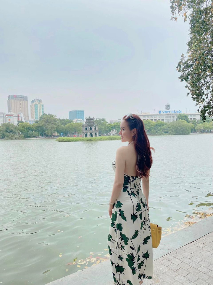 Sao Việt 23/10: Lý Hùng cùng gia đình đến thăm mộ ba NSND Lý Huỳnh - 6