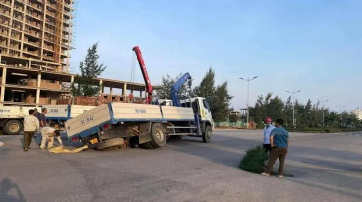 Xác định nguyên nhân xuất hiện 'hố tử thần' trên đường ở Quảng Bình - 3