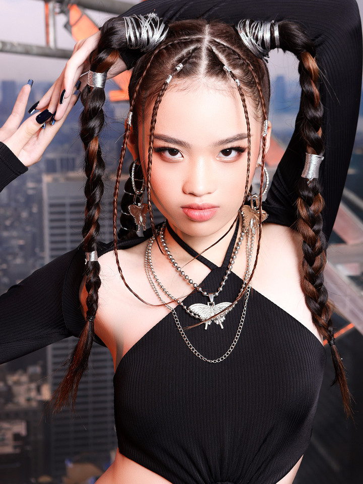 Người mẫu nhí Bảo Hà khoe chân dài miên man ở tuổi 13 - 6