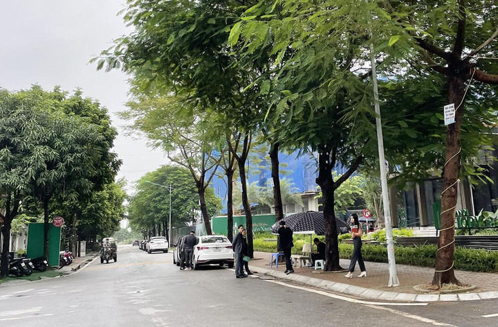 Môi giới bất động sản bỏ nghề, mở trà đá bán đồ ăn vỉa hè - 2