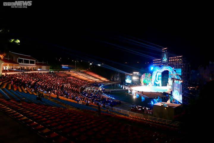 Quảng Ninh: Hàng nghìn người xem chung kết Hoa hậu Biển đảo Việt Nam 2022 - 3