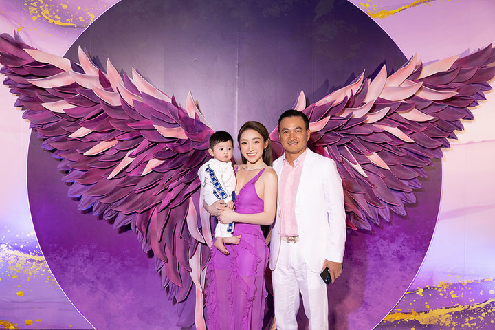 Lệ Quyên trẻ trung, gợi cảm không kém cạnh Bảo Thy, Lý Thuỳ Chang - 1