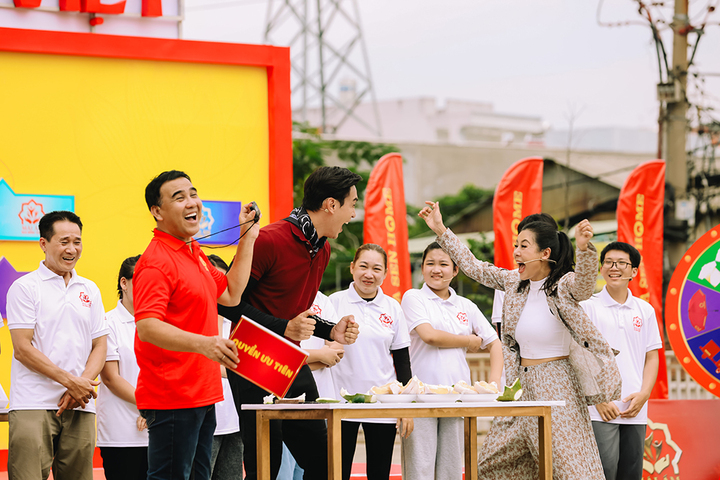 MC Quyền Linh tiết lộ con gái út 'đắt show' hơn cả bố - 3