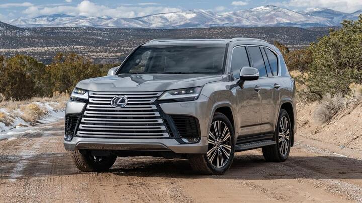 Những mẫu xe đáng chú ý tại Vietnam Motor Show 2022 - 2