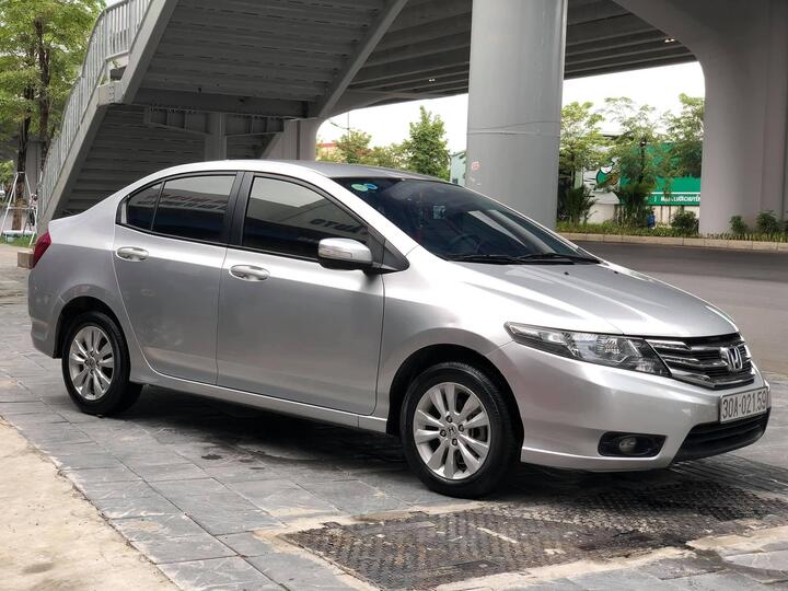 Loạt xe sedan cũ tầm giá 300 triệu đồng nên mua - 4