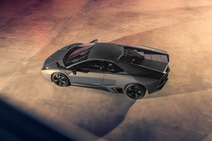 Siêu phẩm Lamborghini Reventon được đấu giá - 9