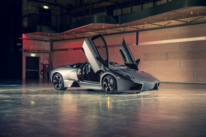 Siêu phẩm Lamborghini Reventon được đấu giá - 13