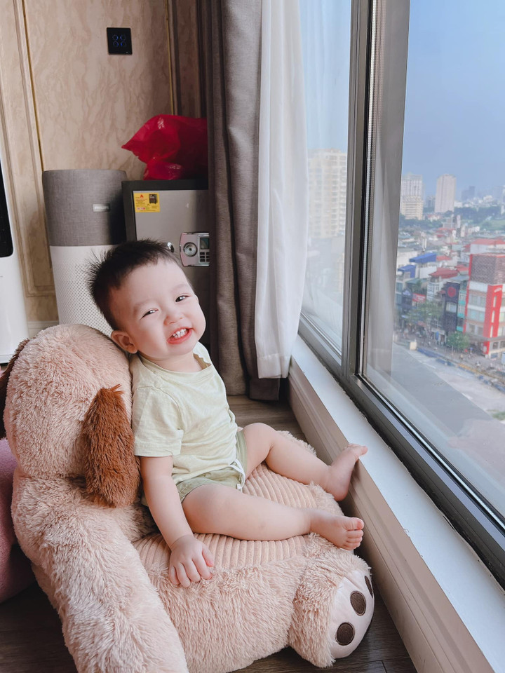 Sao Việt 25/10: Bằng Kiều hạnh phúc khoe ảnh con trai thứ tư - 2