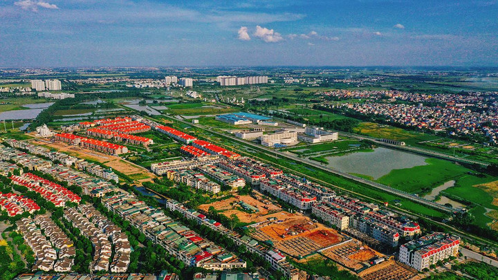 Thị trường buồn thảm, nhà đầu tư ''quay xe', giá đất ven đô vẫn cao ngất - 3