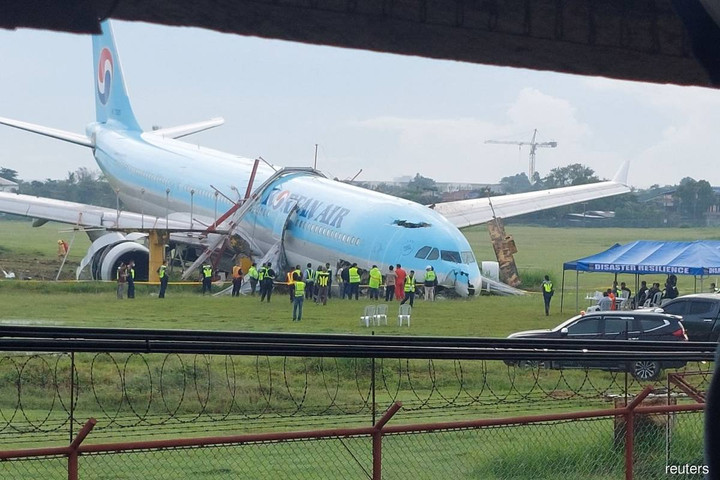 Máy bay chở 162 người chệch đường băng, Philippines đóng cửa sân bay - 1