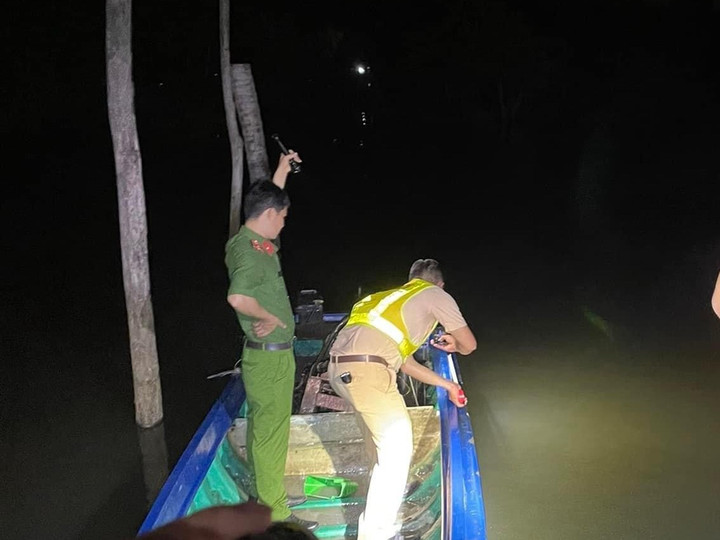 Xuồng máy va chạm ở Đồng Nai: Tìm thấy thi thể nạn nhân mất tích - 1