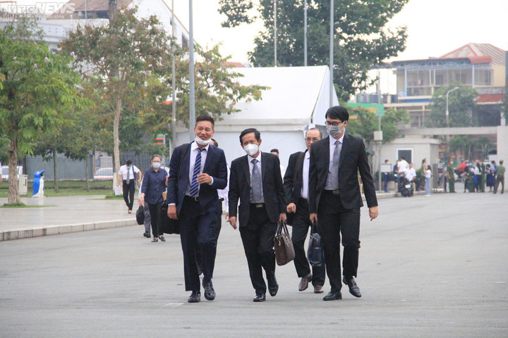 An ninh thắt chặt tại phiên tòa xét xử đường dây làm giả 200 triệu lít xăng - 13