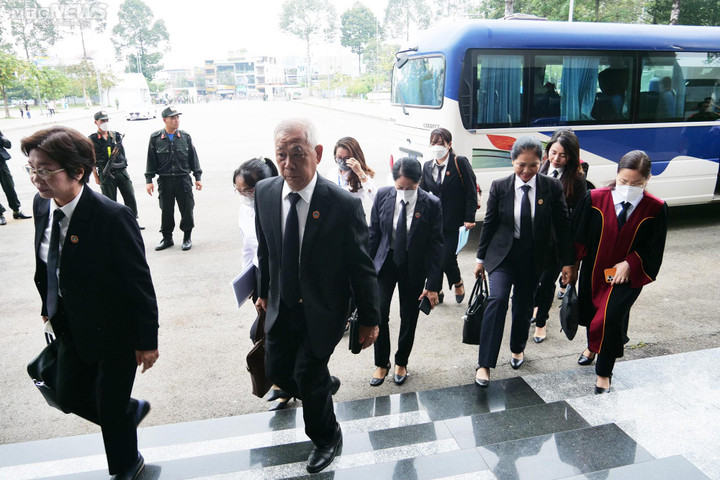 An ninh thắt chặt tại phiên tòa xét xử đường dây làm giả 200 triệu lít xăng - 12