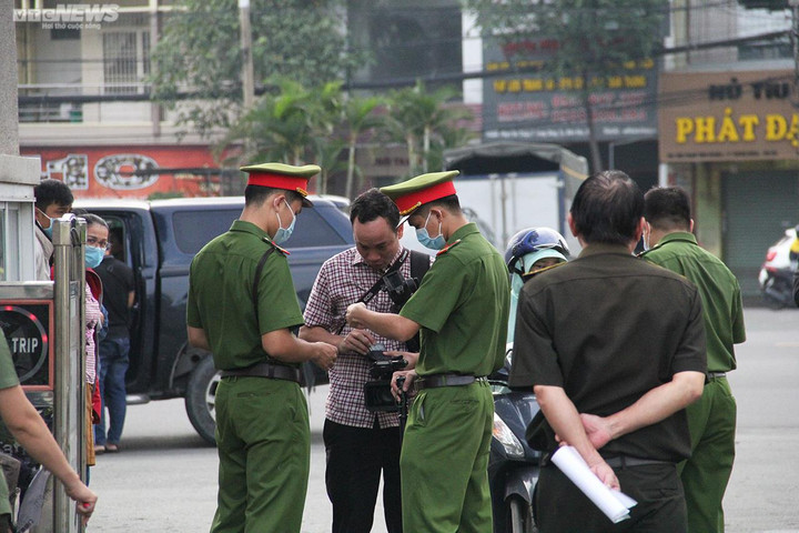 An ninh thắt chặt tại phiên tòa xét xử đường dây làm giả 200 triệu lít xăng - 5