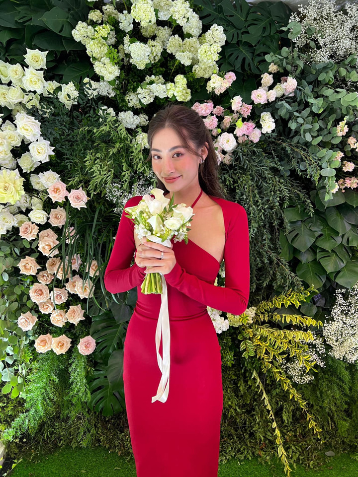 Những mỹ nhân bắt được hoa trong 4 đám cưới tháng 10 của showbiz Việt - 2