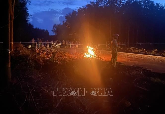 Điều tra vụ đập phá xe ô tô, dùng cuốc đánh chết chủ xe ở rẫy cao su - 3