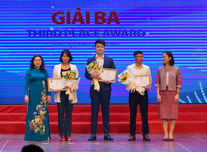 Trao giải báo chí 'Giảm ô nhiễm nhựa đại dương' năm 2022 - 3