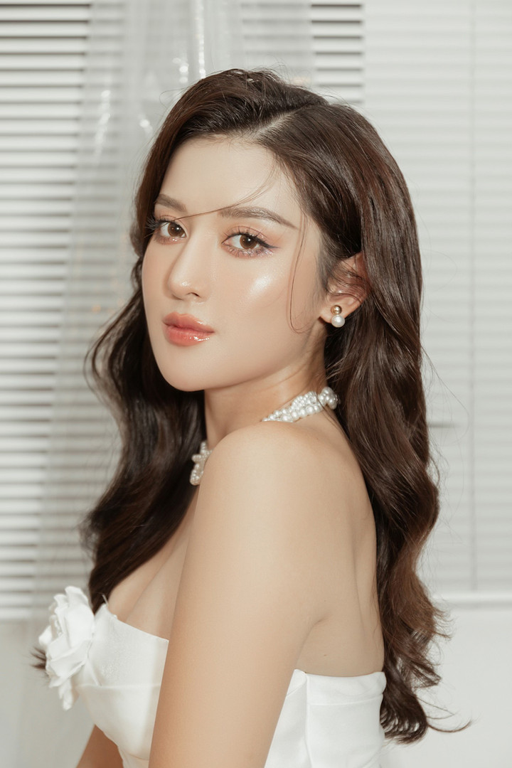 Á hậu Huyền My đẹp kiêu sa, tiết lộ lý do hạn chế hoạt động showbiz - 1