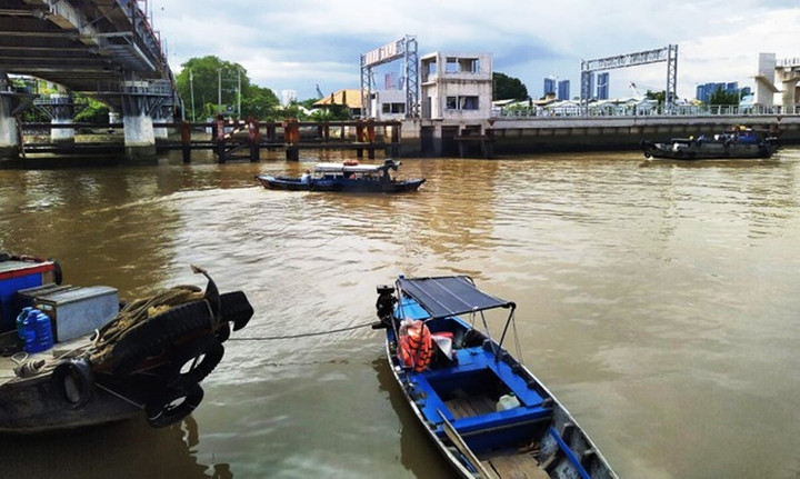 Giữa đại đô thị vẫn còn rơi rớt tiếng gọi đò - 2