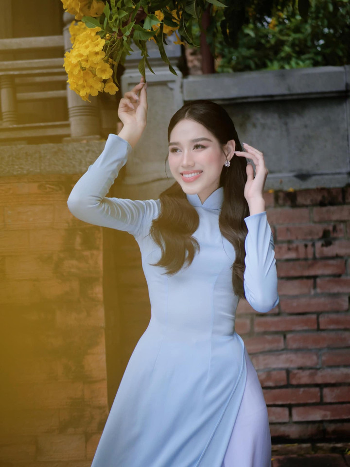 Sao Việt 27/10: NSND Công Lý xuất ngoại, đi du lịch cùng bà xã - 4