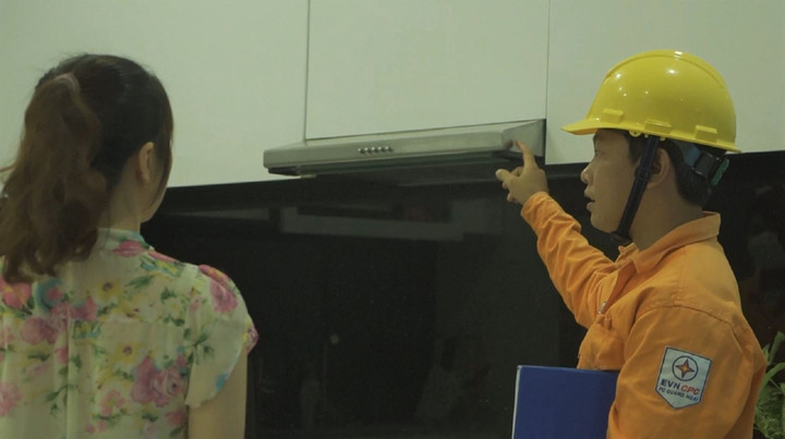 PC Quảng Ngãi tuyên truyền sử dụng điện an toàn mùa mưa bão - 2