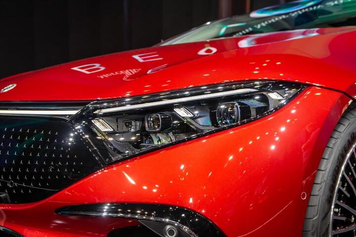 Cận cảnh xe điện Mercedes-Benz EQS tại Vietnam Motor Show 2022 - 7