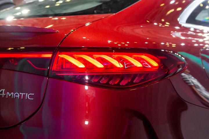 Cận cảnh xe điện Mercedes-Benz EQS tại Vietnam Motor Show 2022 - 5