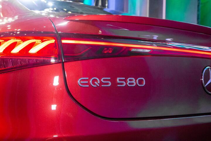 Cận cảnh xe điện Mercedes-Benz EQS tại Vietnam Motor Show 2022 - 21