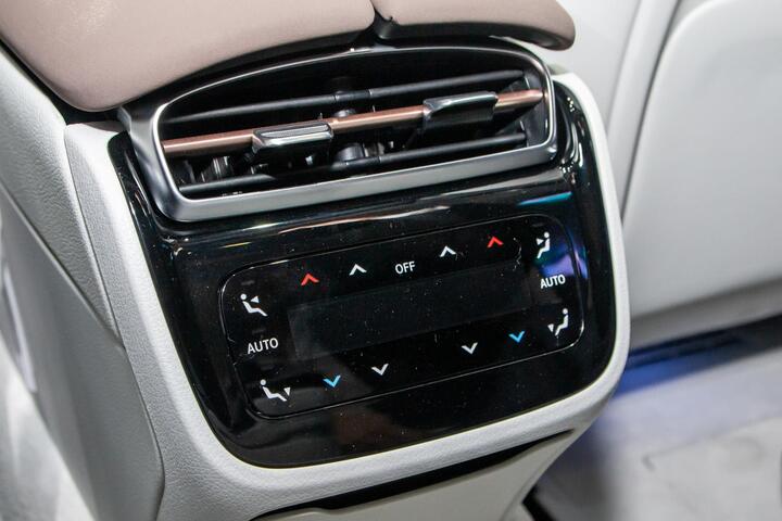Cận cảnh xe điện Mercedes-Benz EQS tại Vietnam Motor Show 2022 - 15