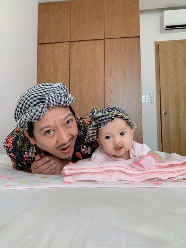 Nhã Phương công bố loạt khoảnh khắc đáng yêu của Trường Giang và ái nữ ngày nhỏ - 4