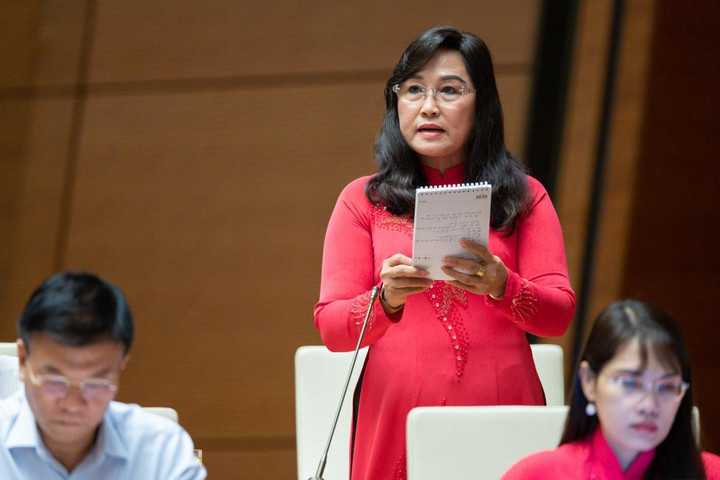 Đại biểu Quốc hội: Các bộ ngành điều hành xăng dầu vẫn lúng túng - 1