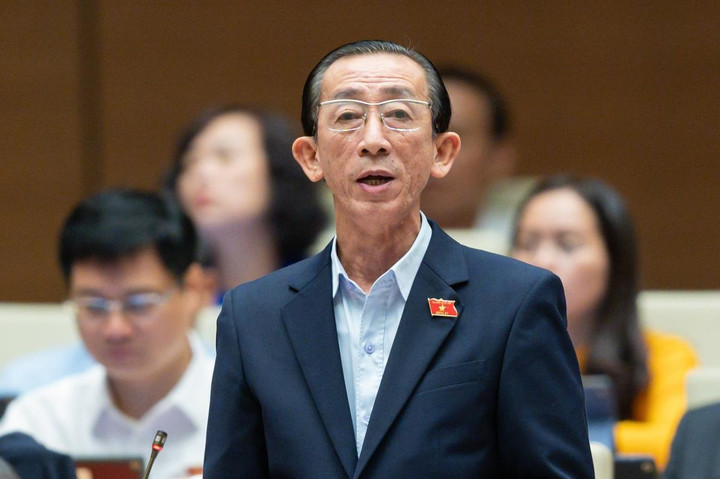 Đại biểu Quốc hội: Các bộ ngành điều hành xăng dầu vẫn lúng túng - 3