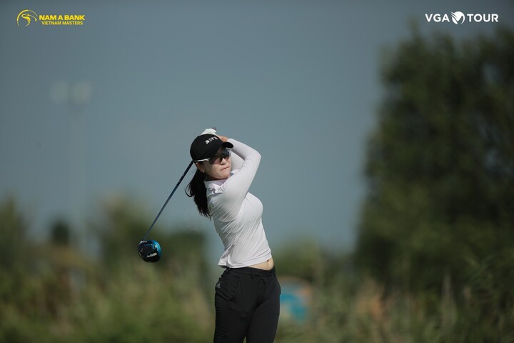 Vietnam Masters 2022: Park Si Eun độc chiếm ngôi đầu - 1