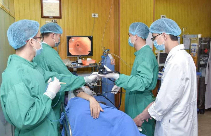 Đi khám do nuốt vướng, tá hỏa phát hiện bệnh lý nguy hiểm - 1